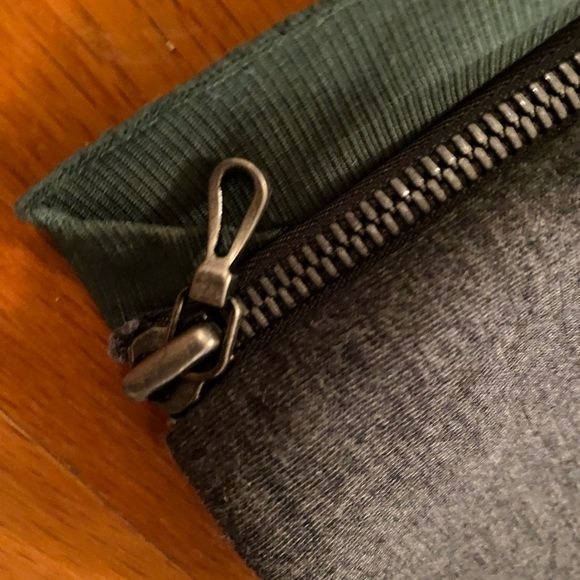 Michaa Korean XS Forest Green Textured Flower Front Grey Solid Back Metal Zip - Picture 7 of 10